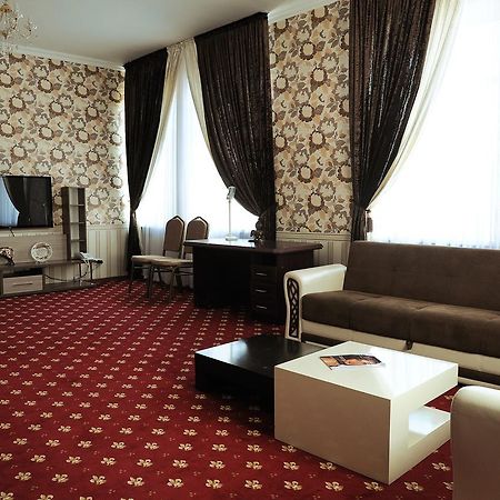 Hotel "Aishadeluxe" Taraz Exteriör bild