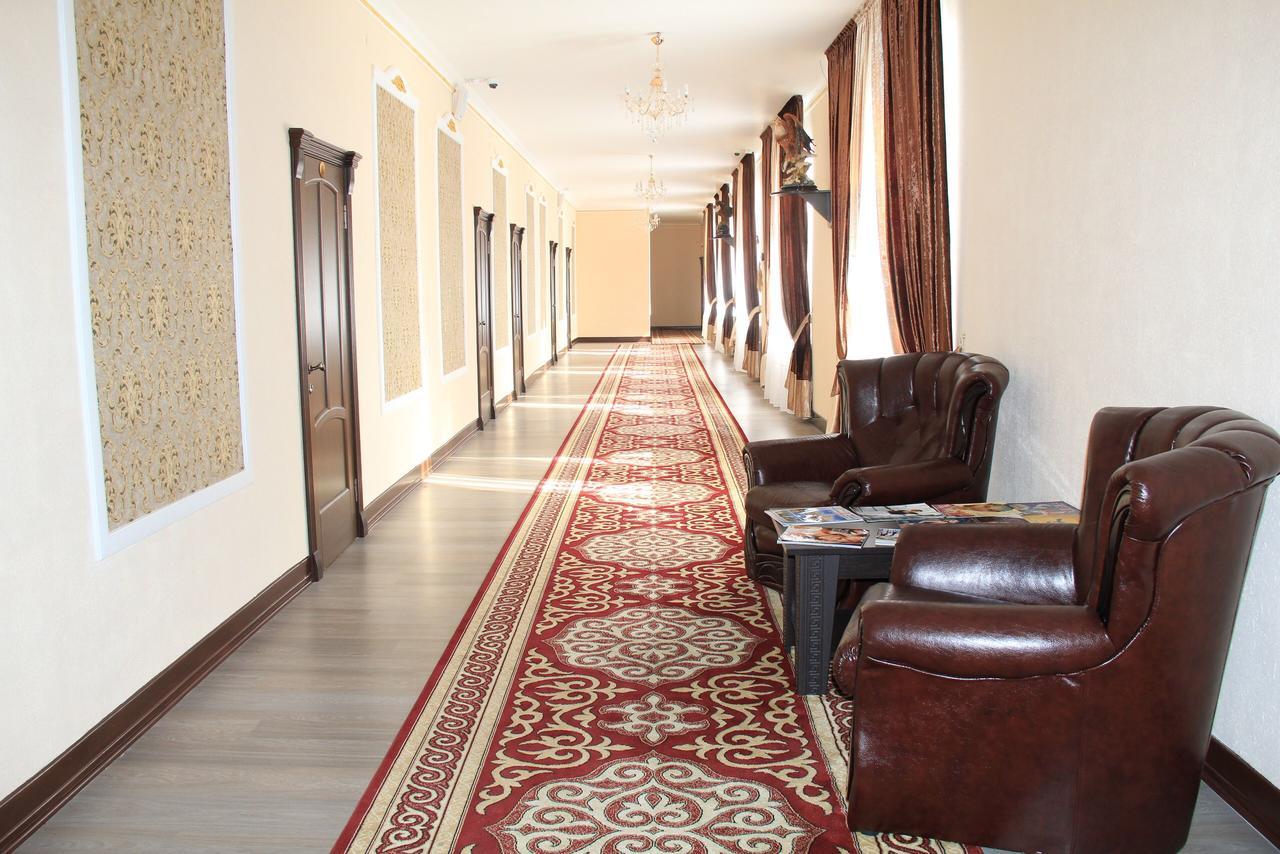 Hotel "Aishadeluxe" Taraz Exteriör bild