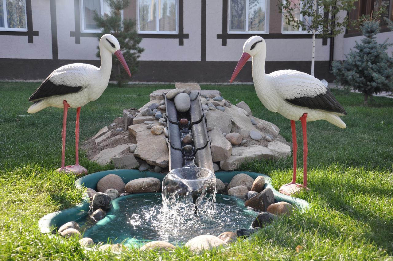 Hotel "Aishadeluxe" Taraz Exteriör bild