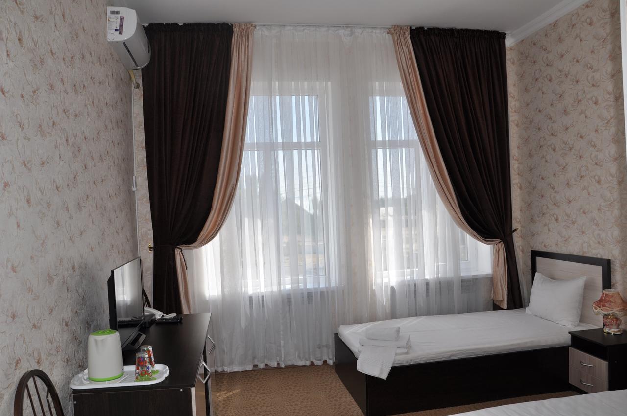 Hotel "Aishadeluxe" Taraz Exteriör bild