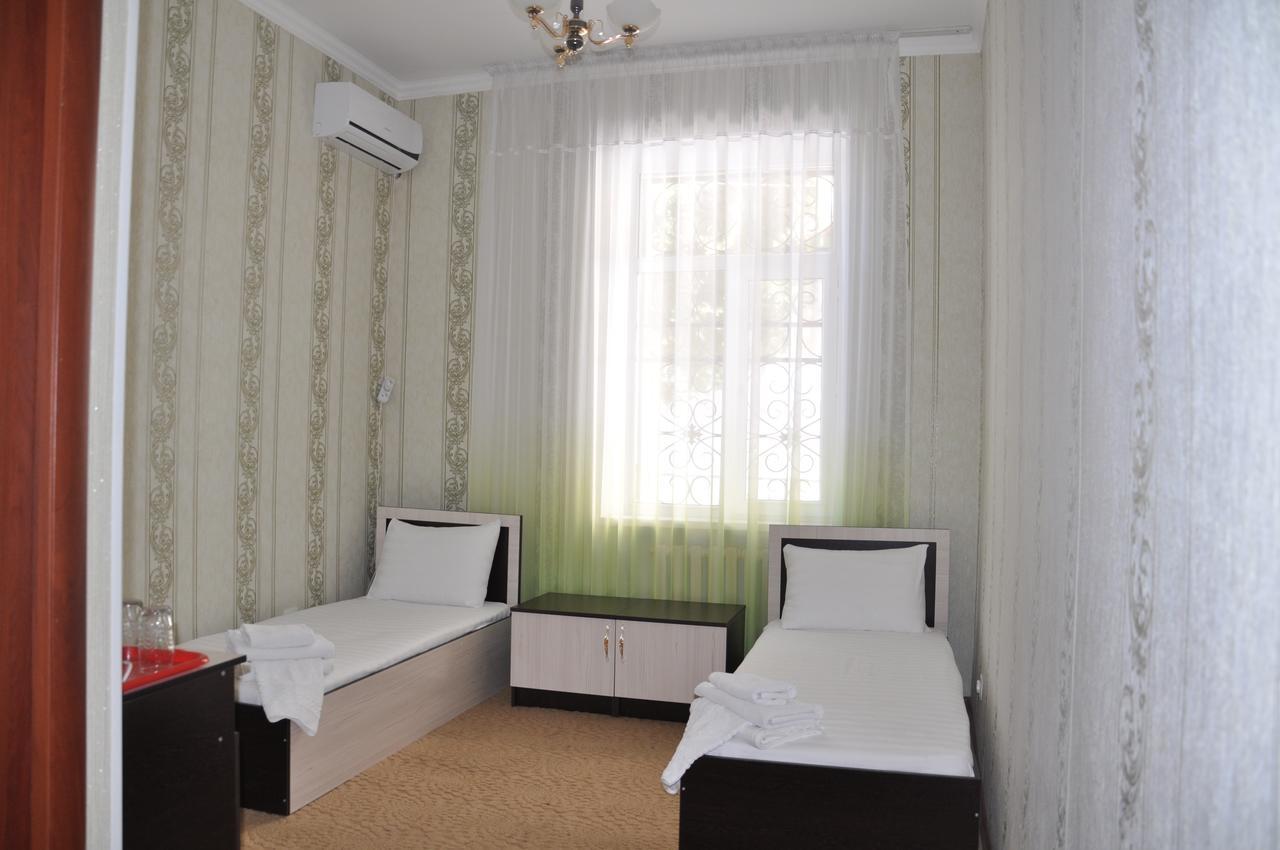 Hotel "Aishadeluxe" Taraz Exteriör bild