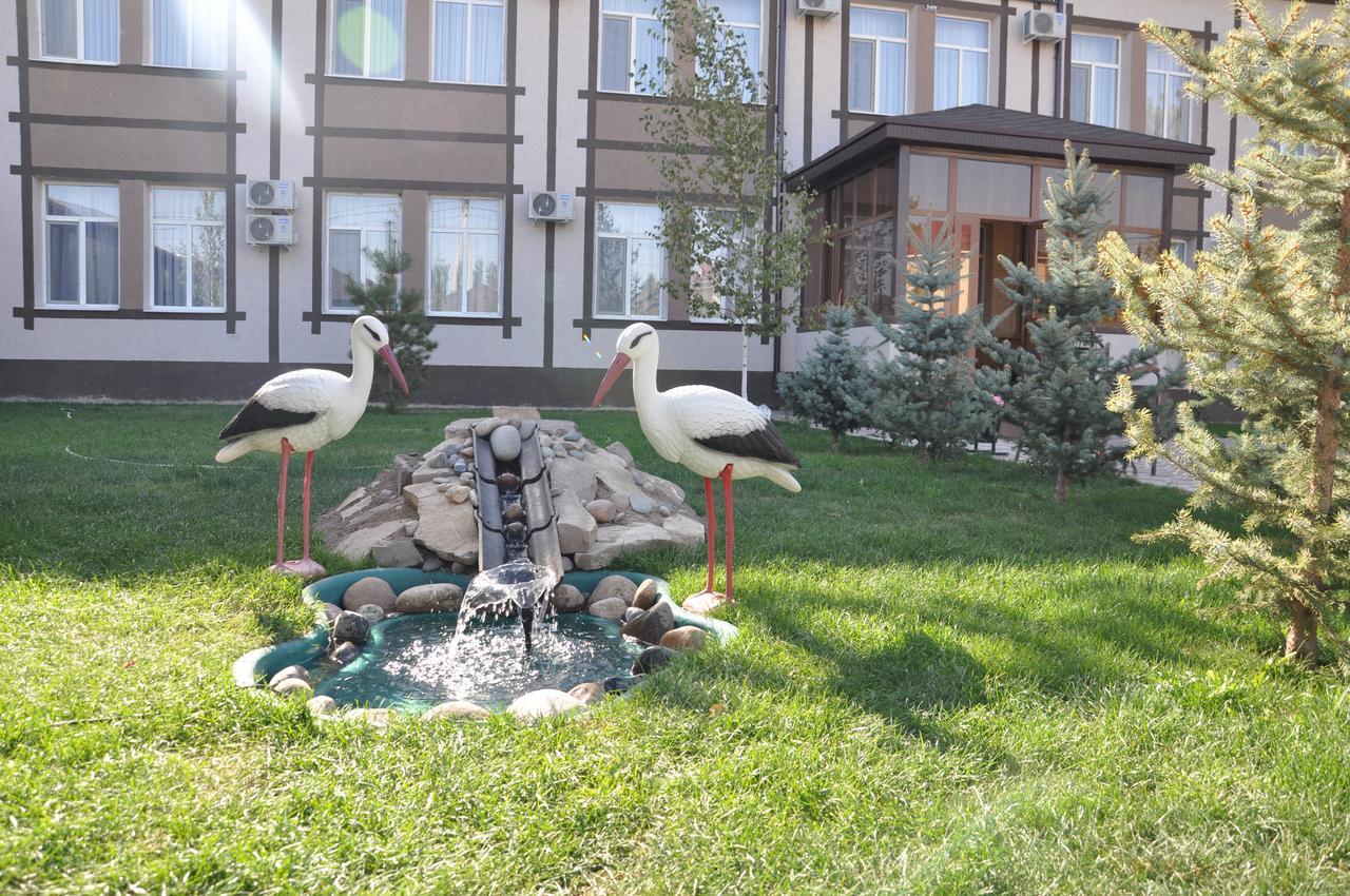 Hotel "Aishadeluxe" Taraz Exteriör bild