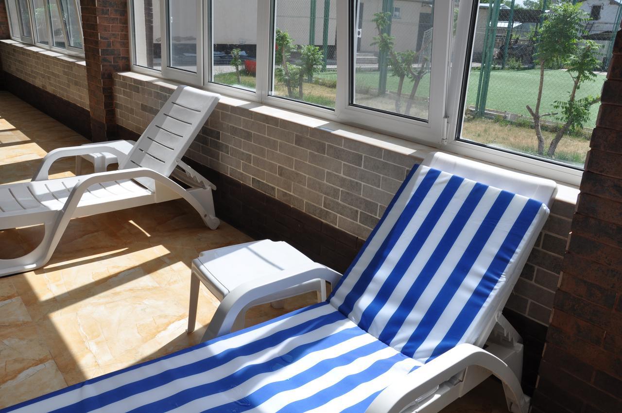 Hotel "Aishadeluxe" Taraz Exteriör bild